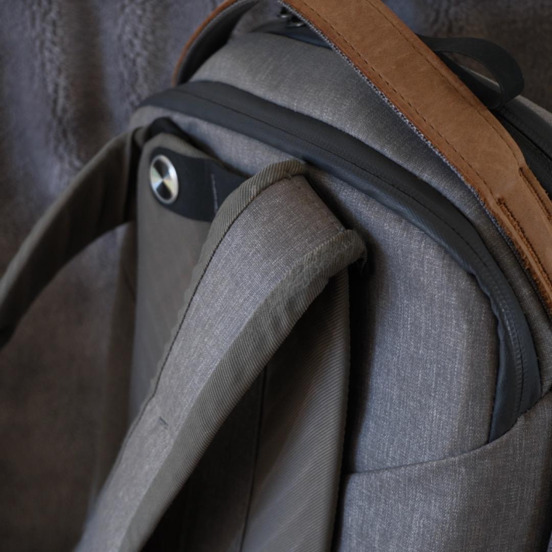 ピークデザイン　エブリデイ バックパック ジップ 15L　アッシュ