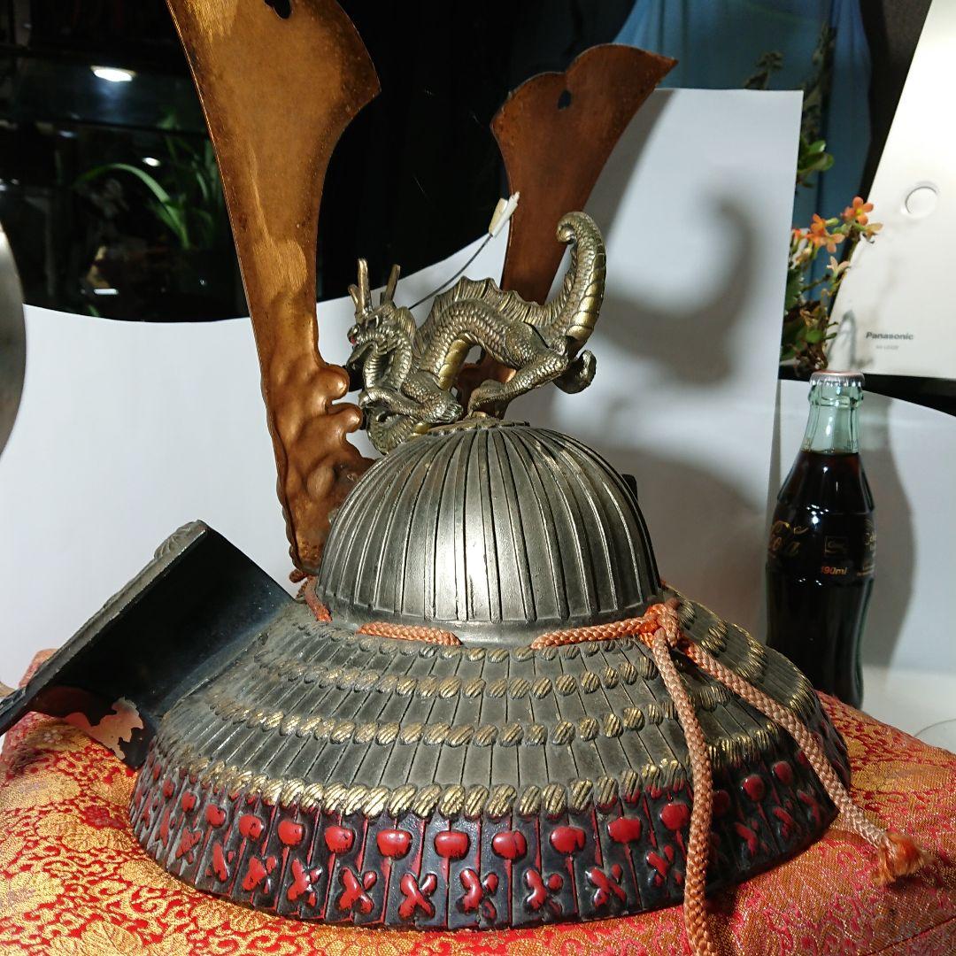 鉄兜  〜  座布団と紐にやや色汗の感じです。