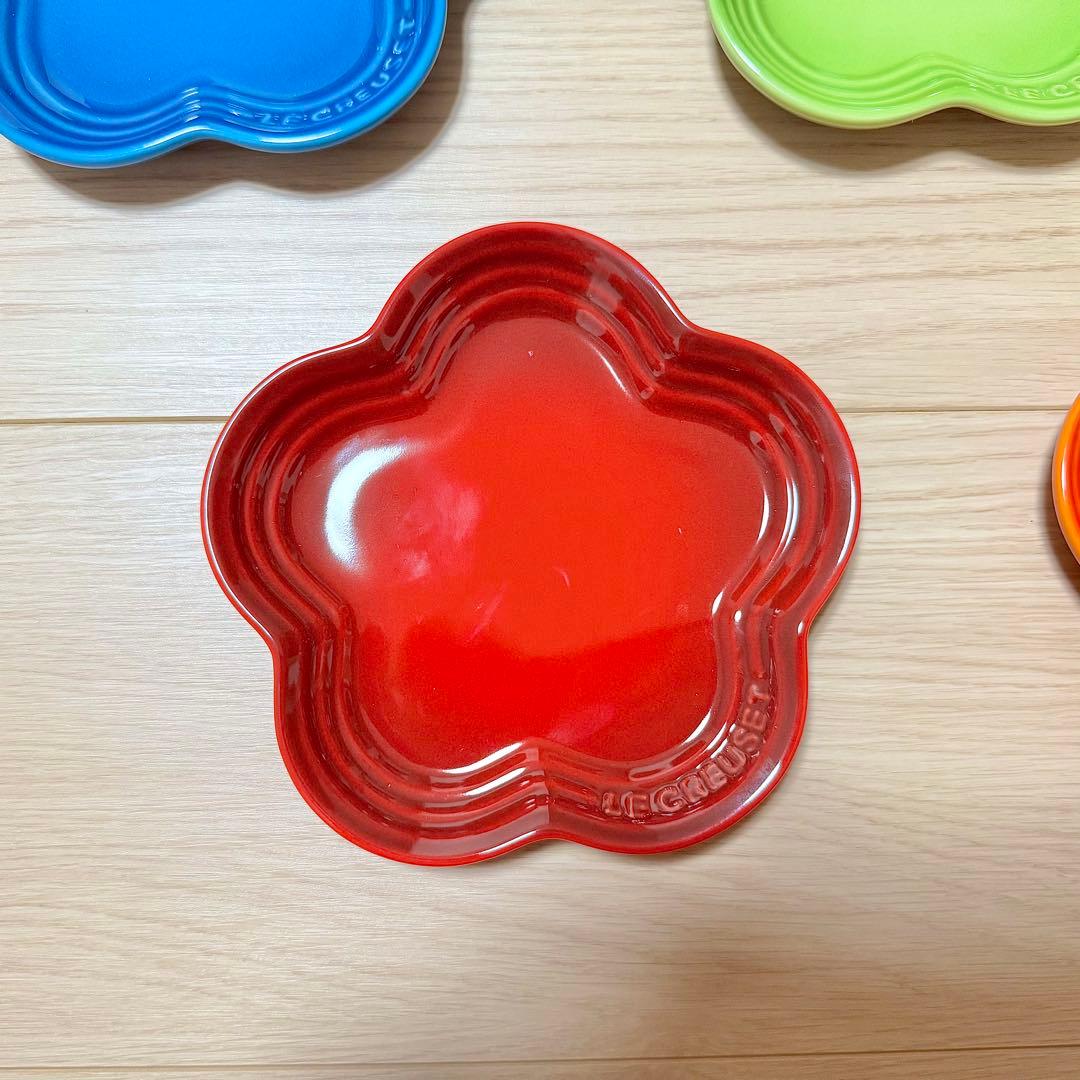 ル・クルーゼ 【LE CREUSET】 花形食器セット 5枚