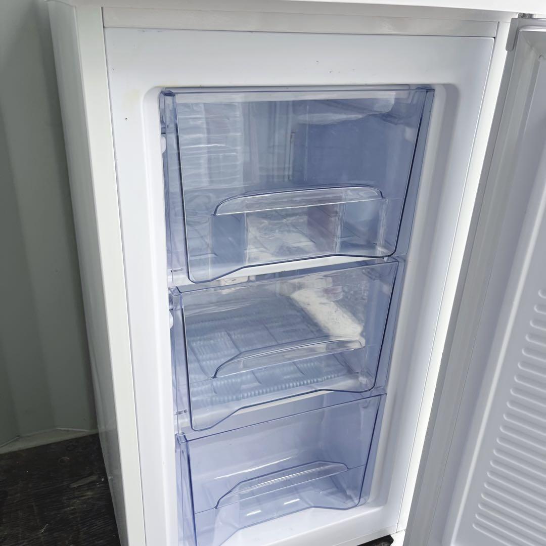 25取付無料！アイリスオーヤマ2024年製 コンパクトサイズ3段冷凍庫！