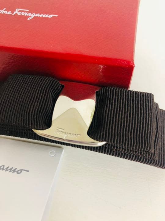 新品未使用　フェラガモバレッタ　ブラウン　シルバー