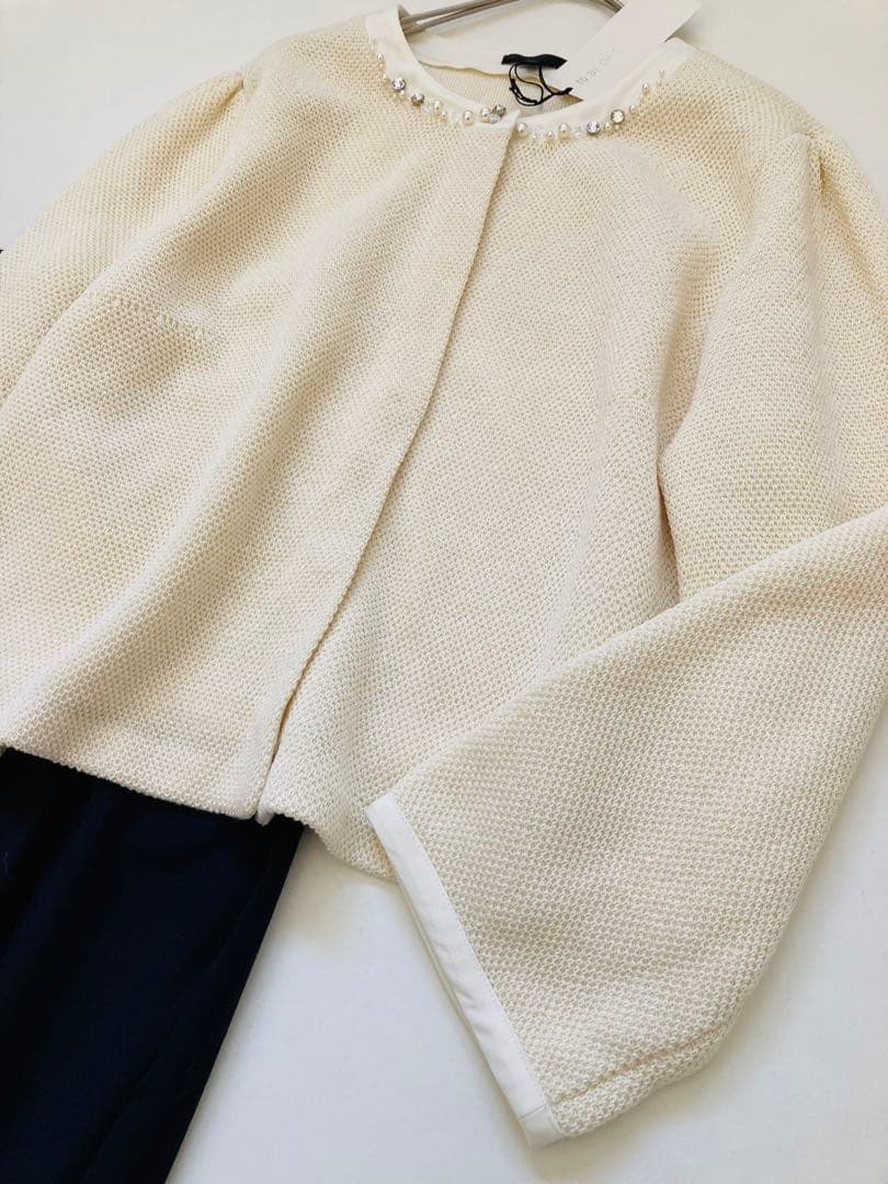 新品定価4万　TO BE CHIC ビジュー　カーディガン　ノーカラージャケット