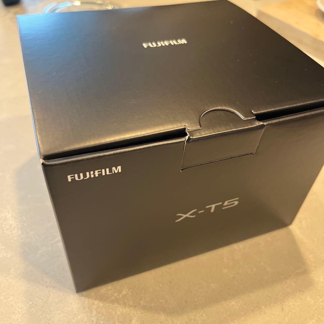 富士フイルム　X-T5 本体(ブラック)