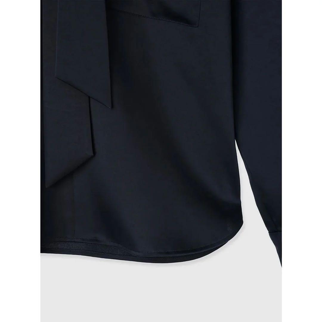 【美品】anuans（アニュアンス）サテンボウタイブラウス（ネイビー）