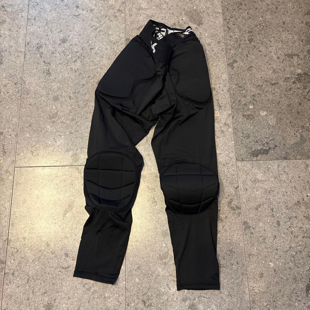 キッズ　スノーボードウェア140サイズ4点セット