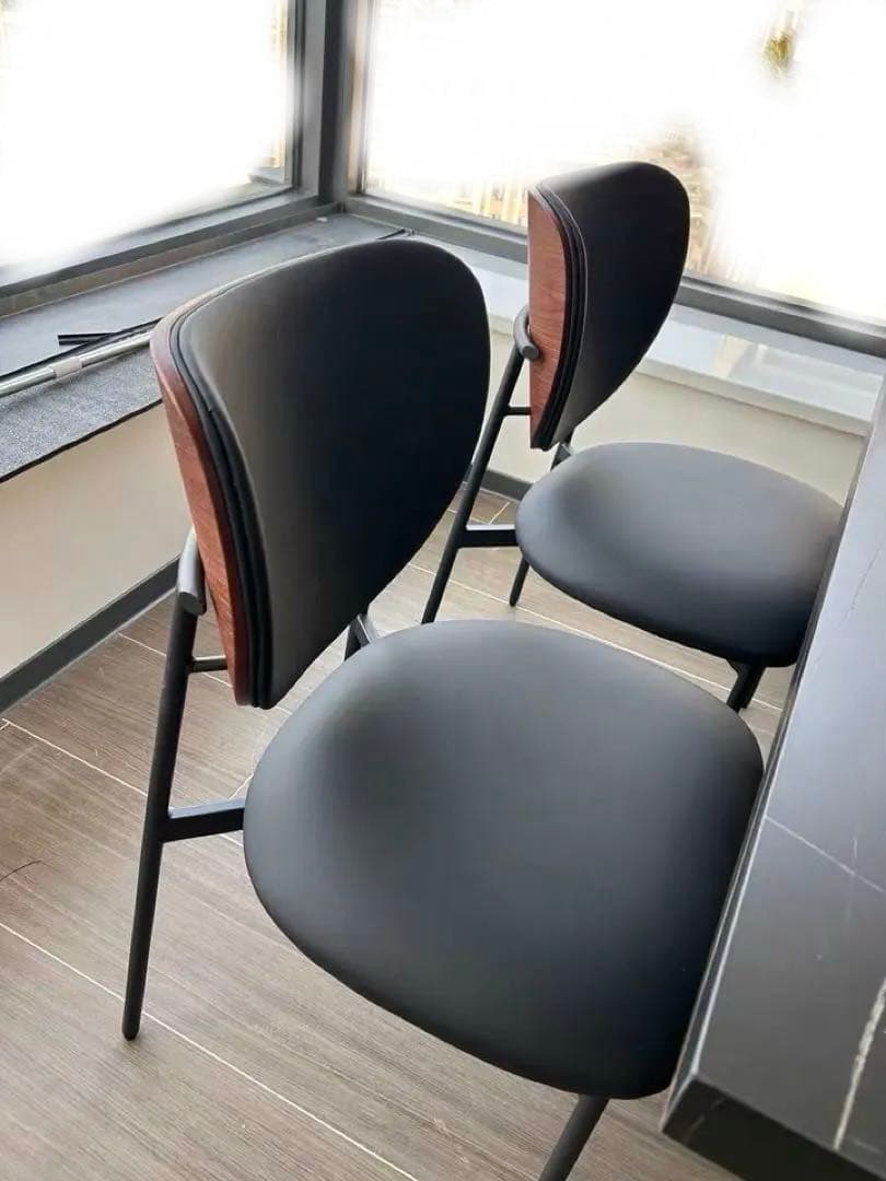 モダンダイニングチェア 黒色椅子2脚セット　おしゃれイス　高級感椅子