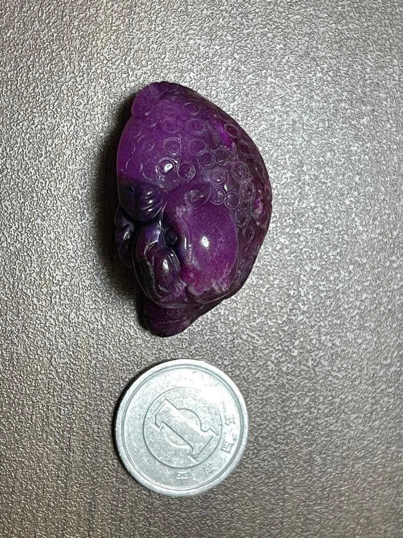 超レア　スギライト　石　半透明　手彫り　神話の生き物