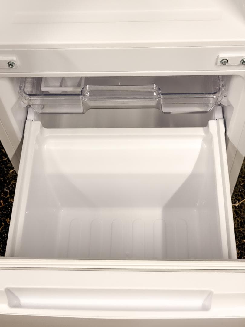 SHARP ノンフロン冷蔵庫 152L SJ-D15K-W 一人暮らしに最適！