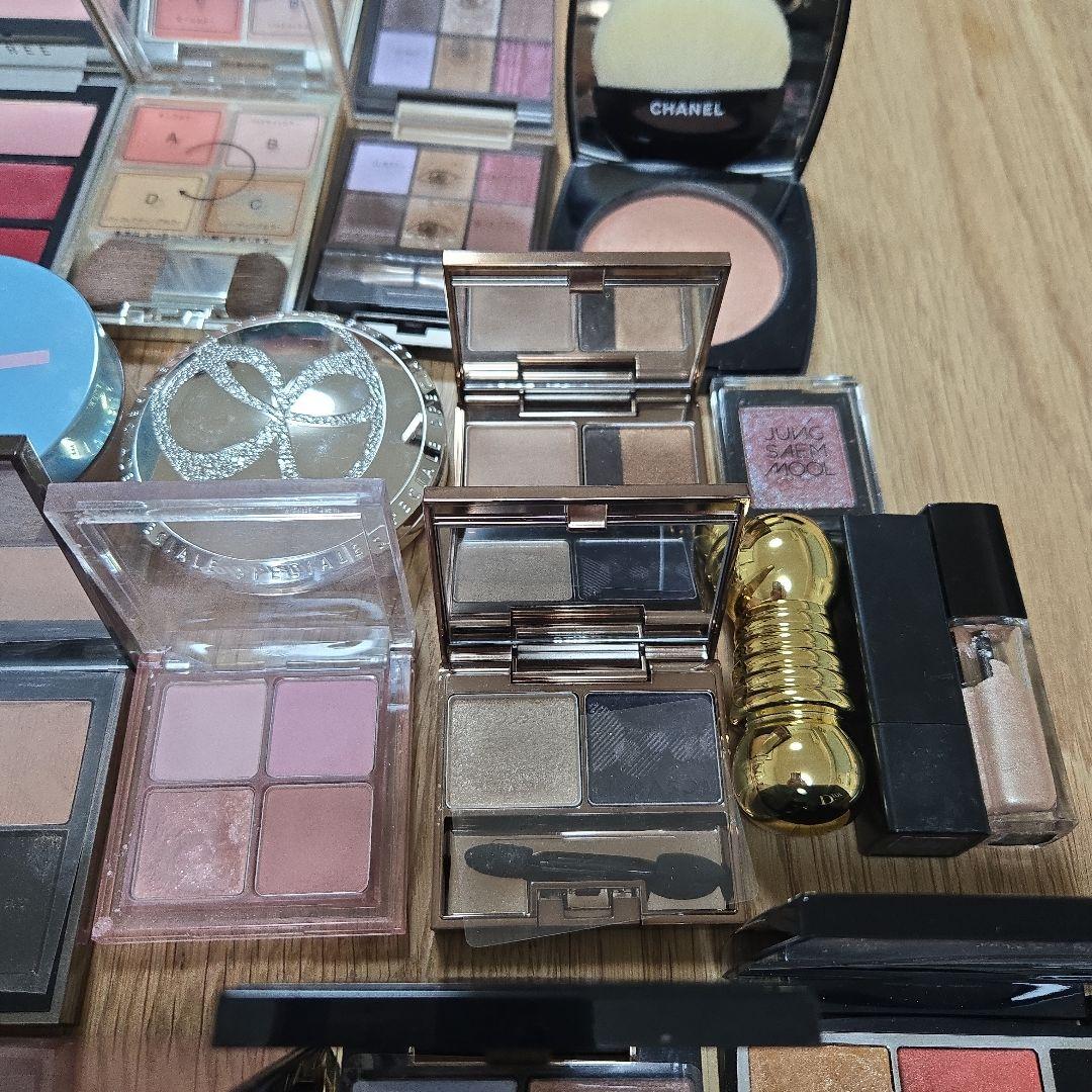 アイシャドウ　ルナソル　セット　シャネル　ディオール　アディクション　THREE