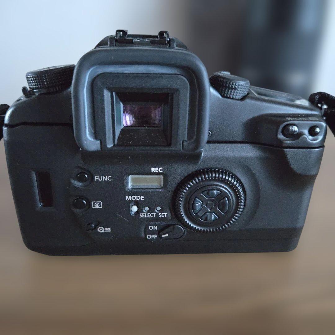 Canon EOS7 フィルムカメラ 一眼レフ キャノン　レンズつき