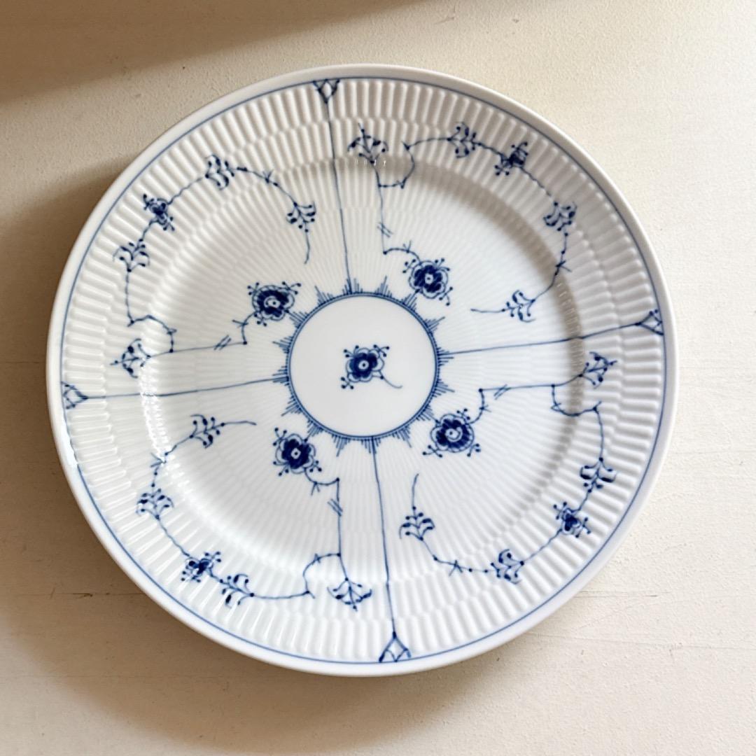 新品☆ ブルーフルーテッドプレインプレート27cm