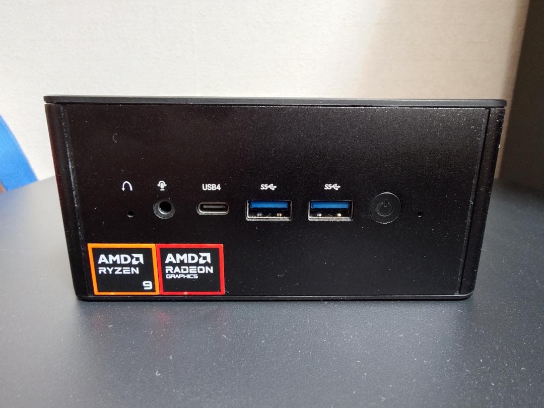 Minisforum UM890 Pro（Ryzen 9 8945HS 搭載）