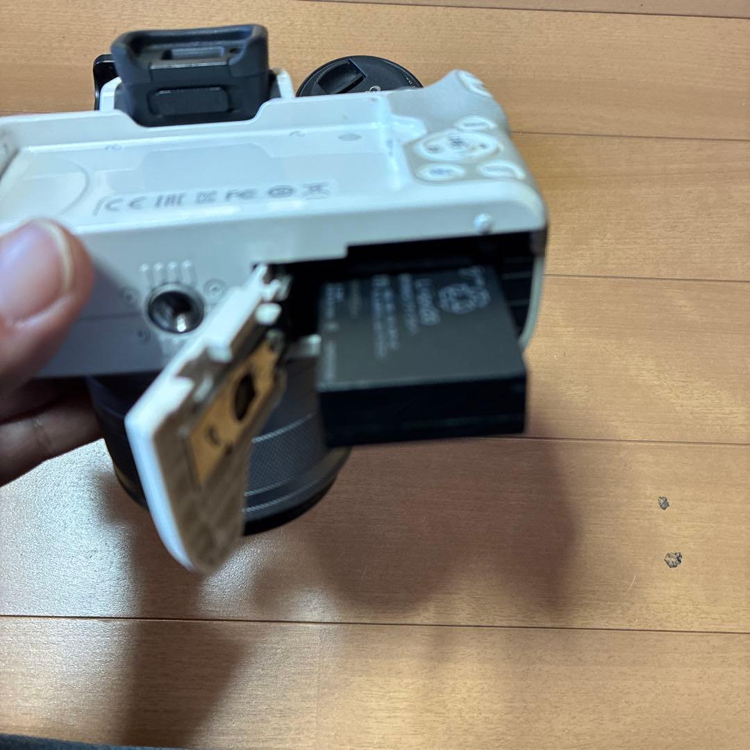 ゆ*様 Canon EOS M10 ミラーレス一眼 本体とレンズ