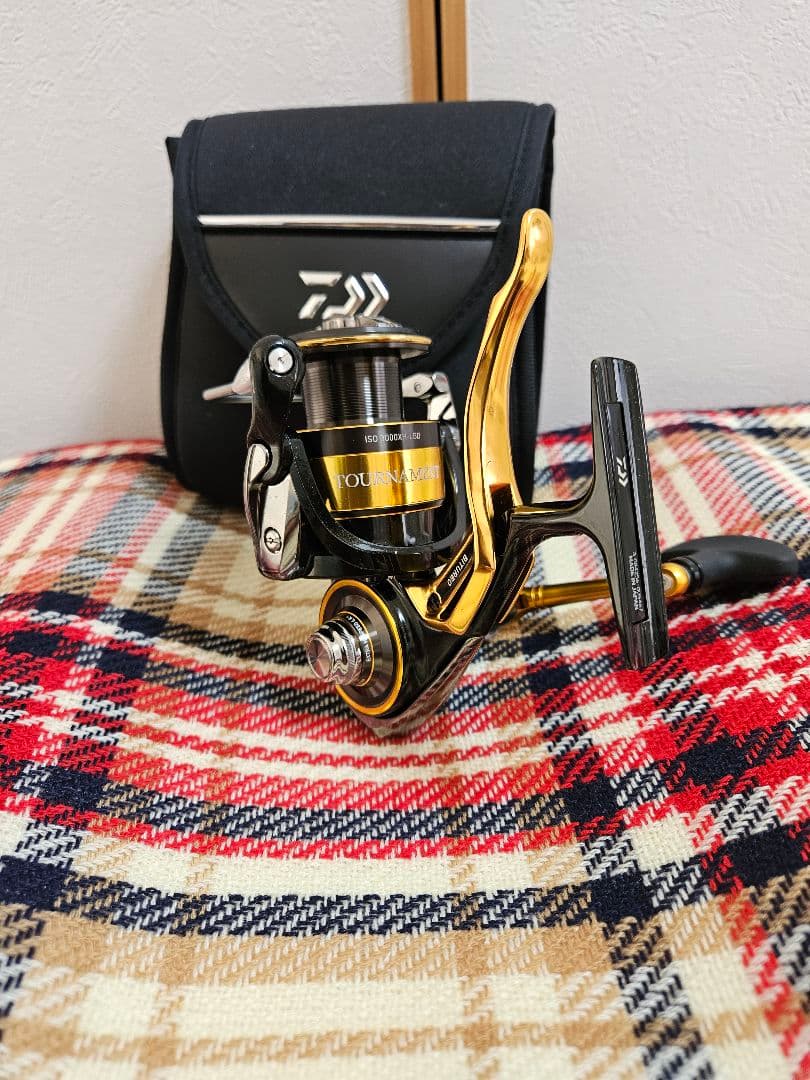 DAIWA 22TOURNAMENT ISO 3000XH LBD ケース付き