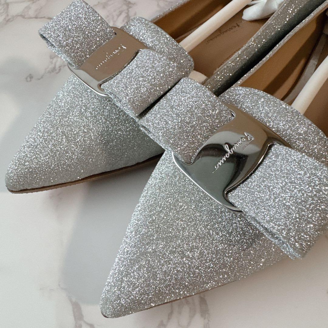 【新品未使用】フェラガモ ラメフラットパンプス