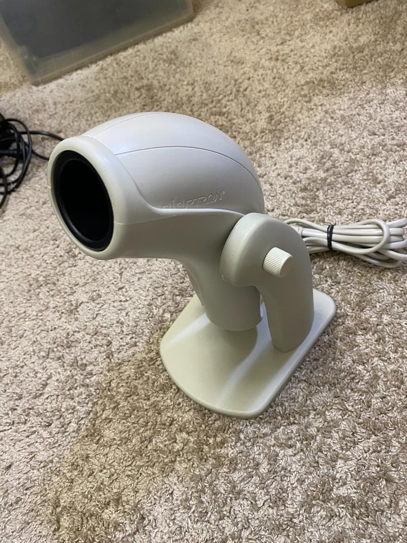 明子。バイオプトロン コンパクト 美顔器 台付き