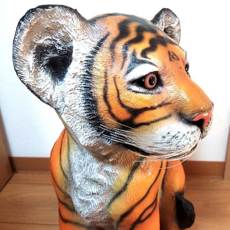 本物そっくりのトラ 置物 チャイルドタイガー オブジェ 子虎 ヴィンテージ 新品