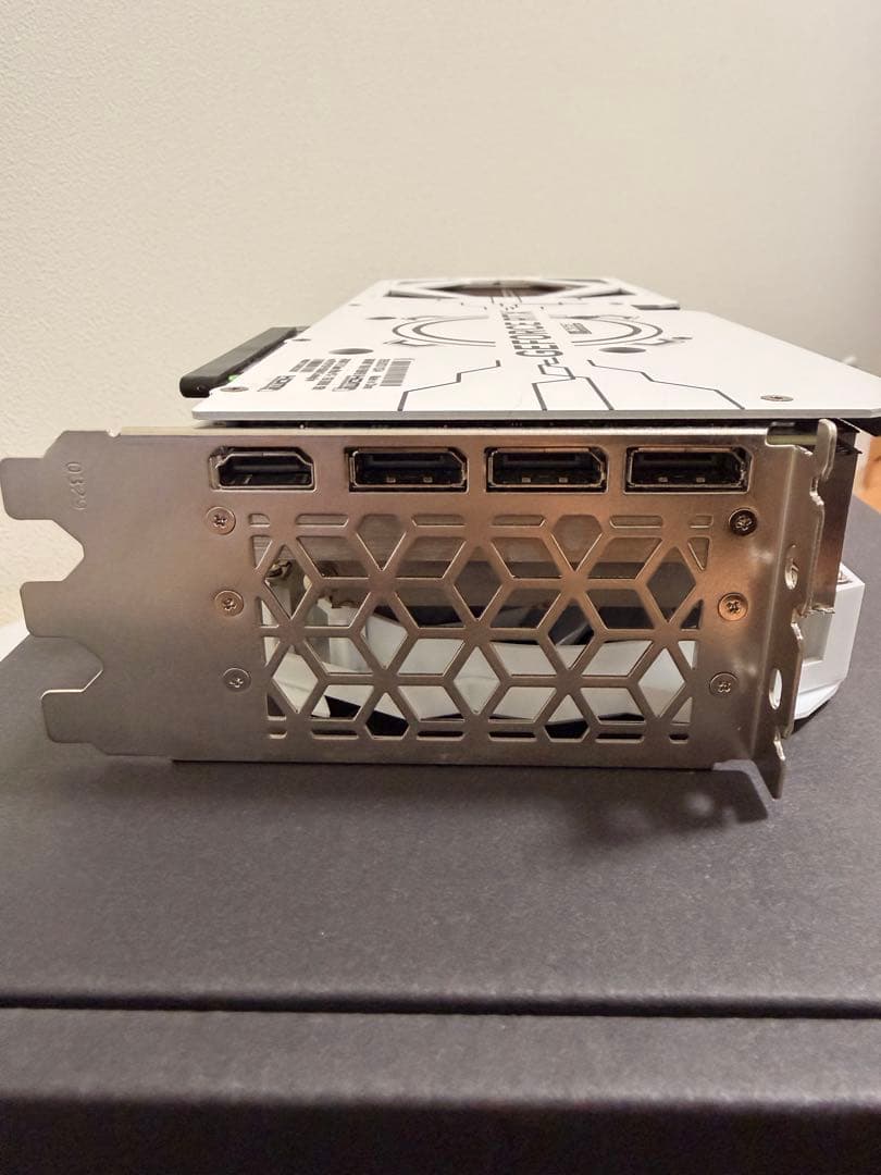 玄人志向 GK-RTX4070Ti-E12GB/WHITE/TP