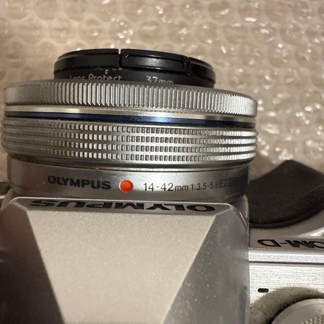 カメラ　OLYMPUS E-M10 mark Ⅲ