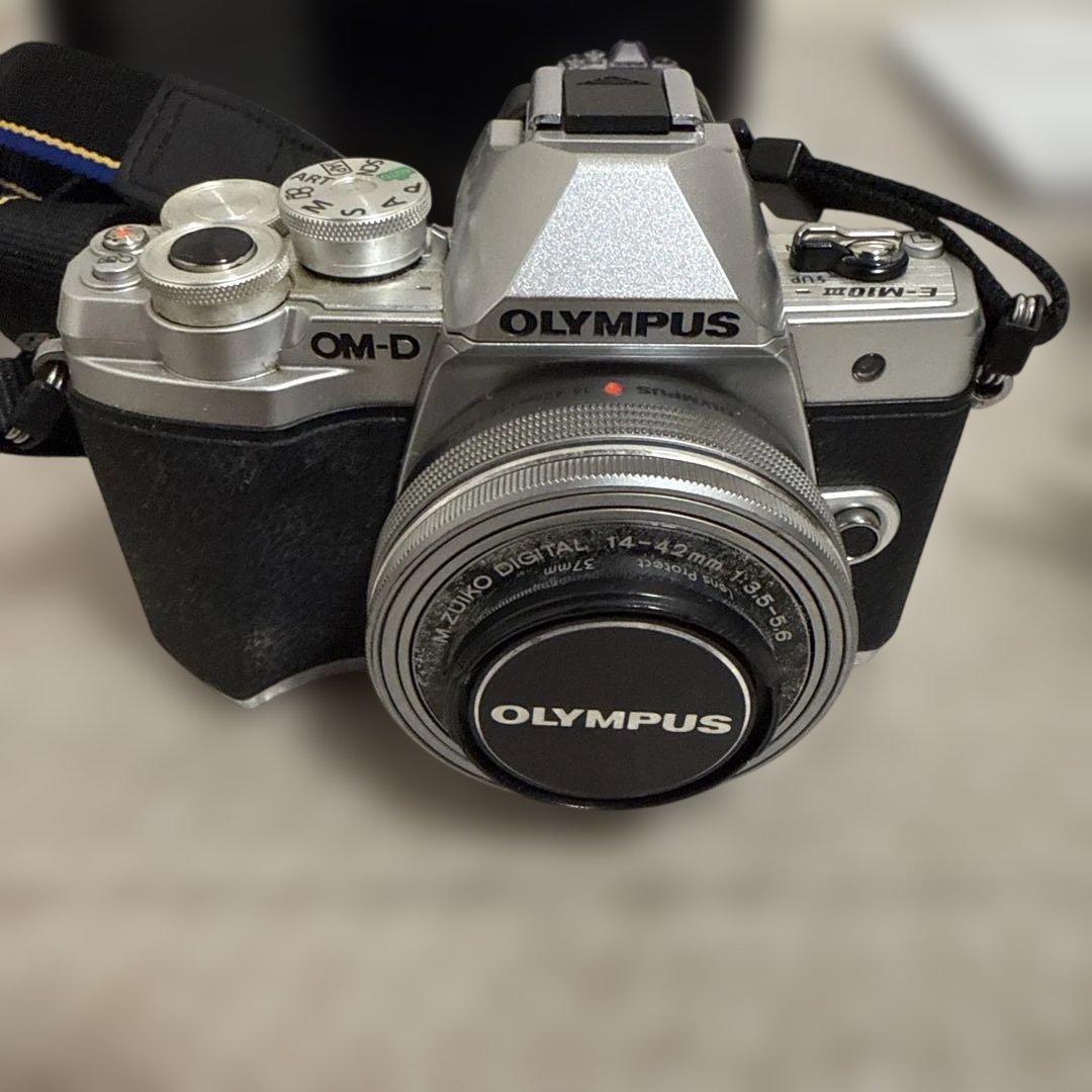 カメラ　OLYMPUS E-M10 mark Ⅲ