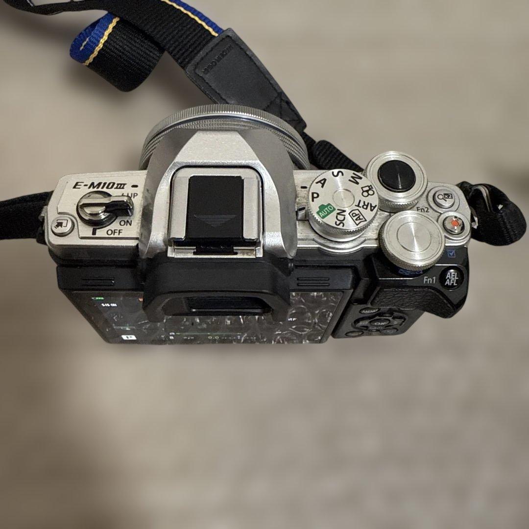 カメラ　OLYMPUS E-M10 mark Ⅲ