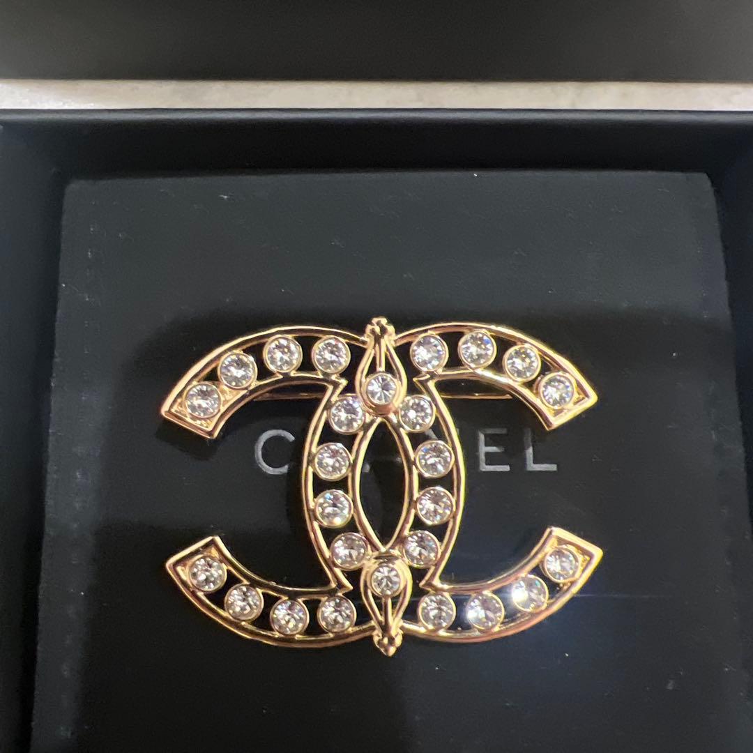 シャネル　ブローチ