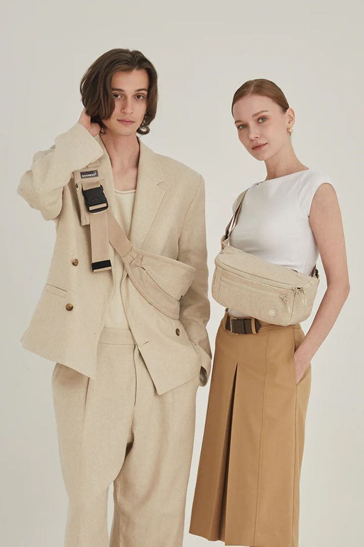 モカ　ほぼ新品　グスケット365抱っこ紐Plus ベージュ