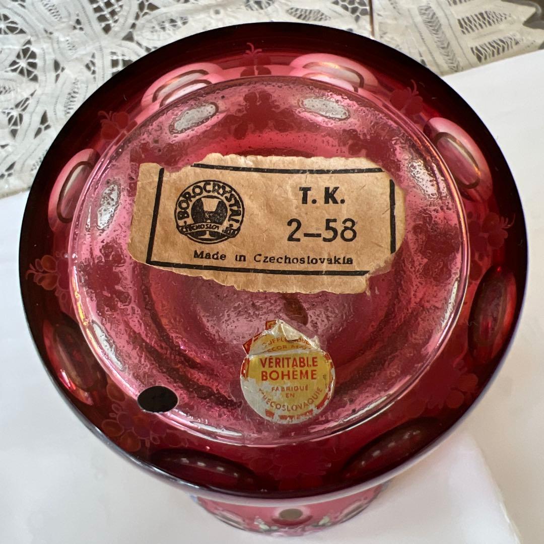 ピンクの花模様ガラスフラワーベース