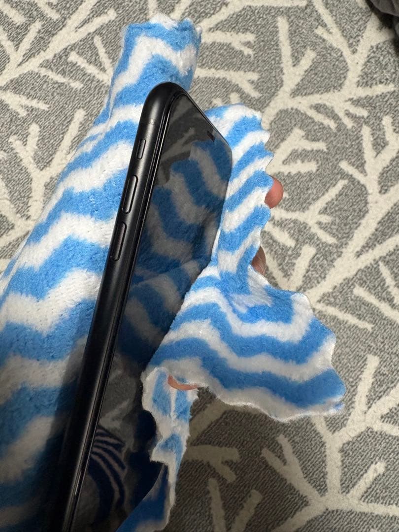 美品❗️iPhoneXR Black 64GB ケース付 バッテリー90%