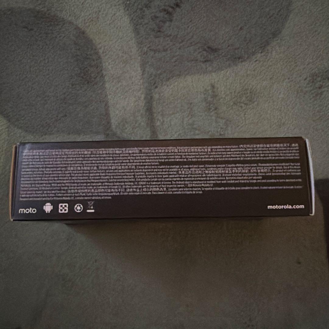 新品未使用　Motorola moto g8 power lite