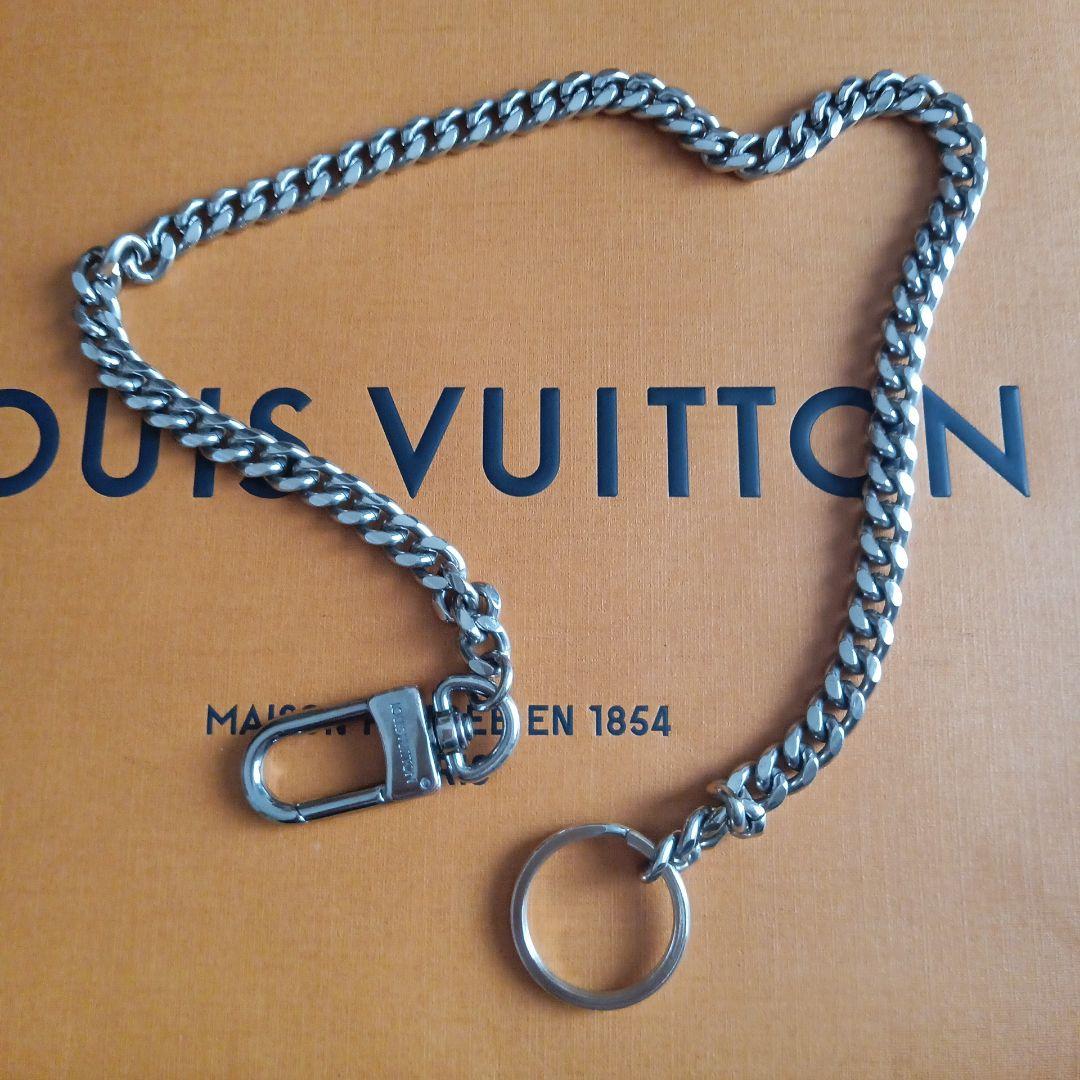ルイ・ヴィトン。美品シルバー色ウォレットチェーンリング付き