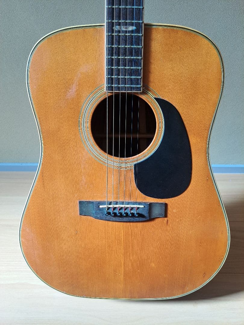 ま*ち様 YAMAKI 縦ロゴ　アコースティックギター