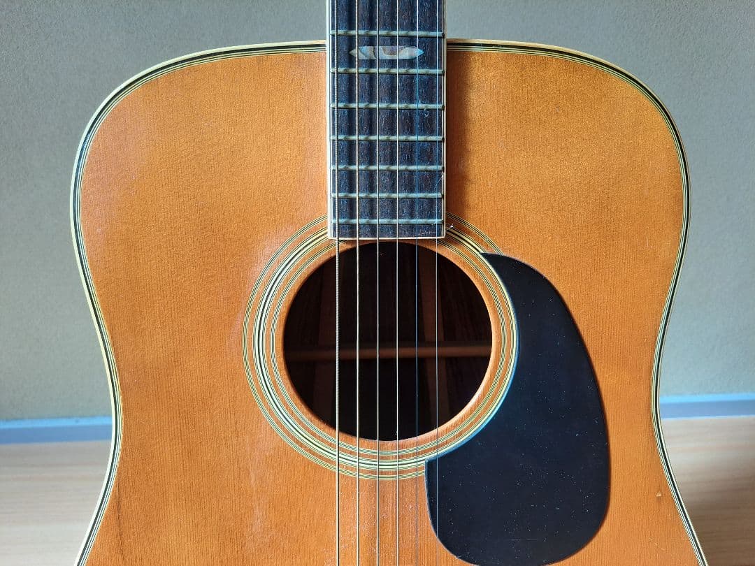 ま*ち様 YAMAKI 縦ロゴ　アコースティックギター