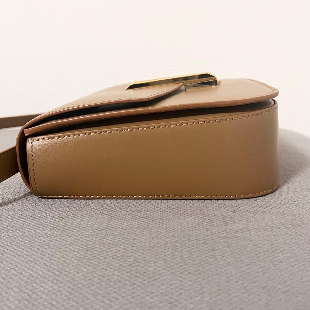 【未使用に近い】DEMELLIERデメリエーThe Vancouver バッグ