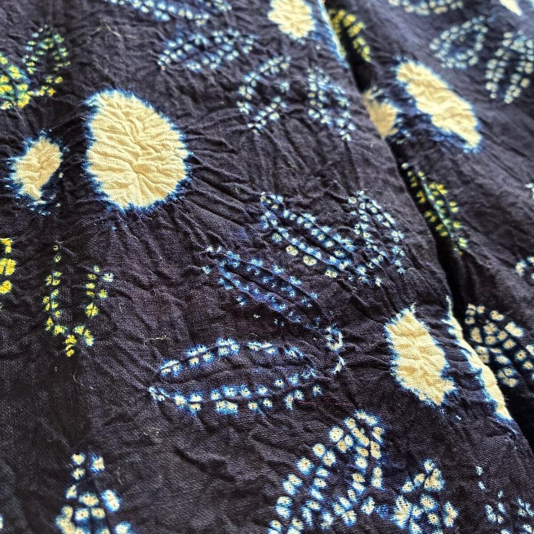 ■E4251■美品■木綿■有松鳴海絞り　藍染に黄色とピンク　花模様　浴衣■裄63
