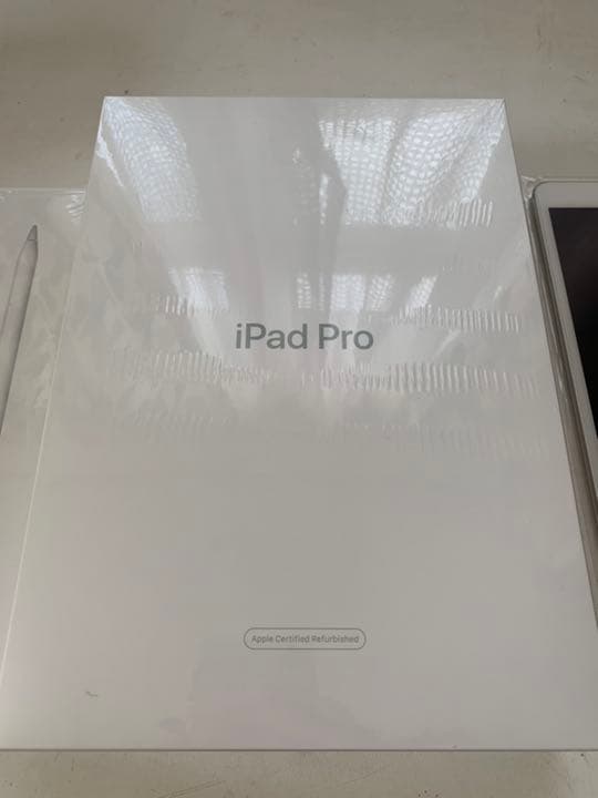 iPad Pro 10.5インチ64GBシルバー(整備済製品) Pencil付き