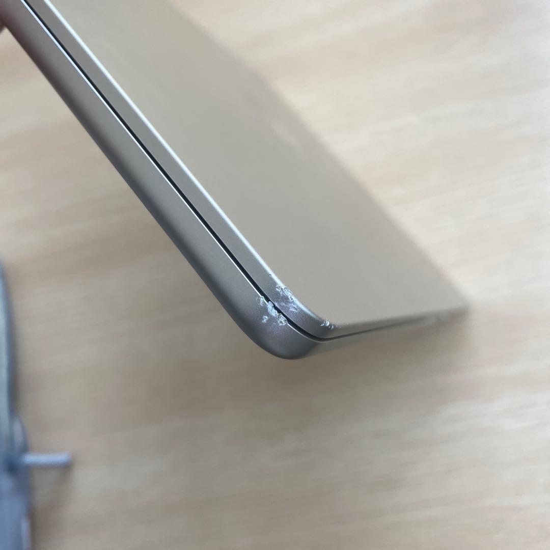 Apple MacBook Air M2 13インチ