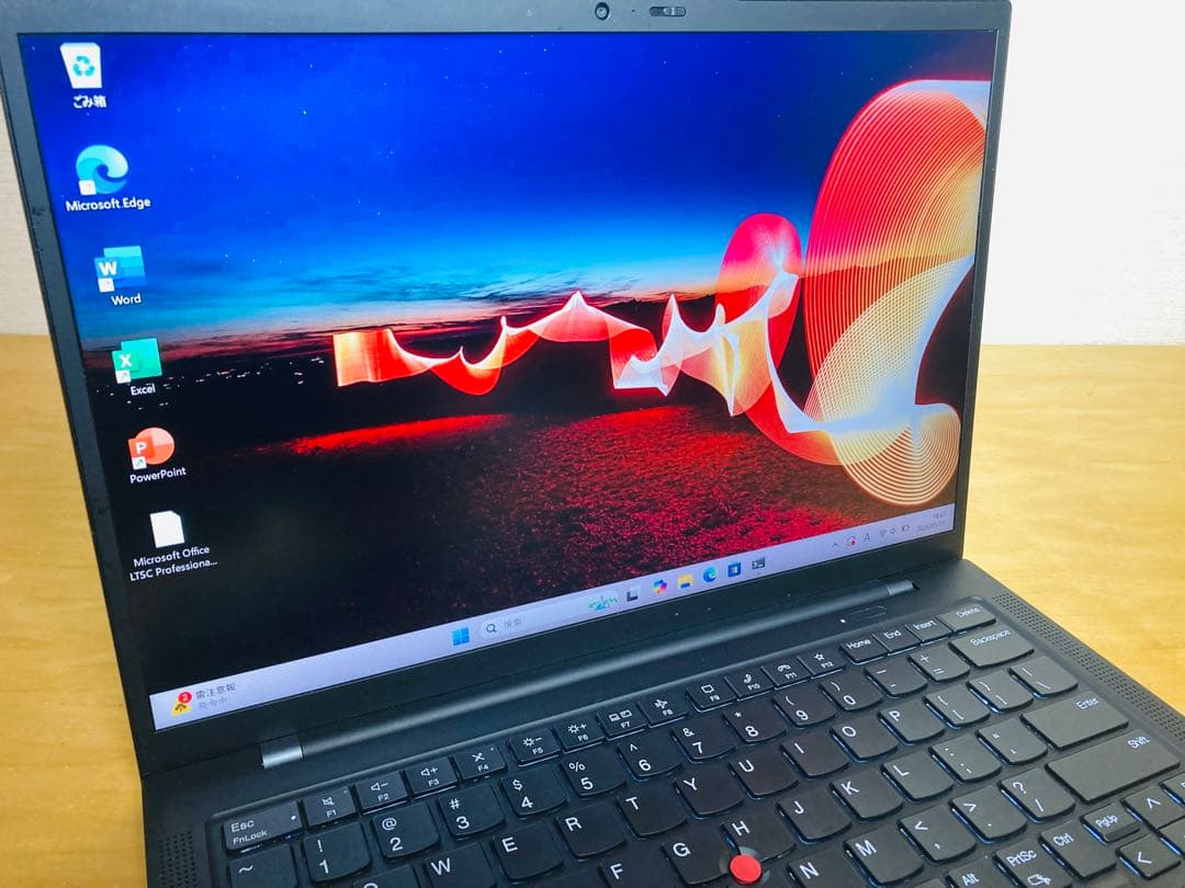 ThinkPad X1 Carbon Gen10/メモリ16GB/office付