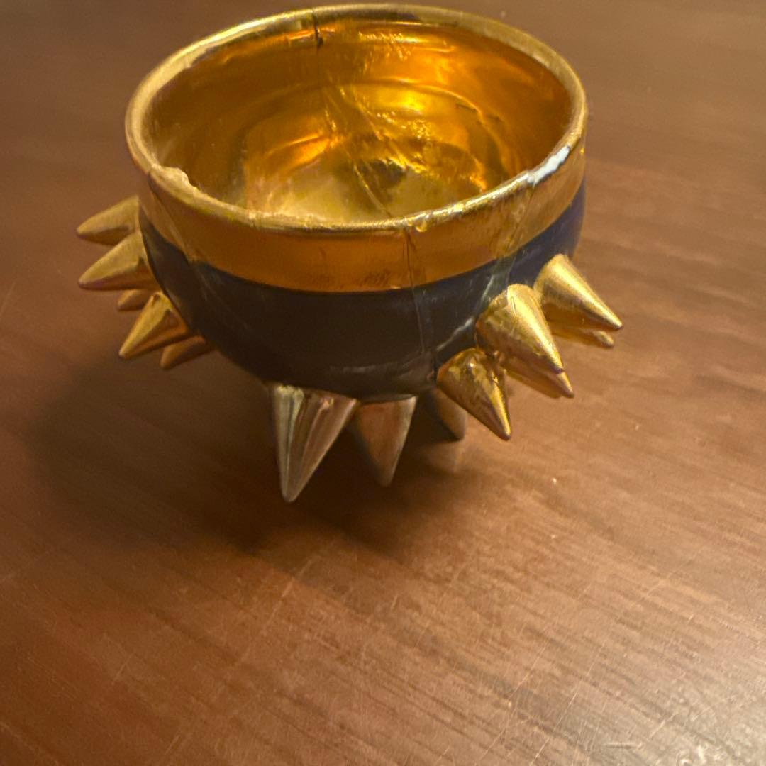 古賀崇洋氏による「SPIKY SAKE CUP」陶磁器のぐい呑み　ジャンク