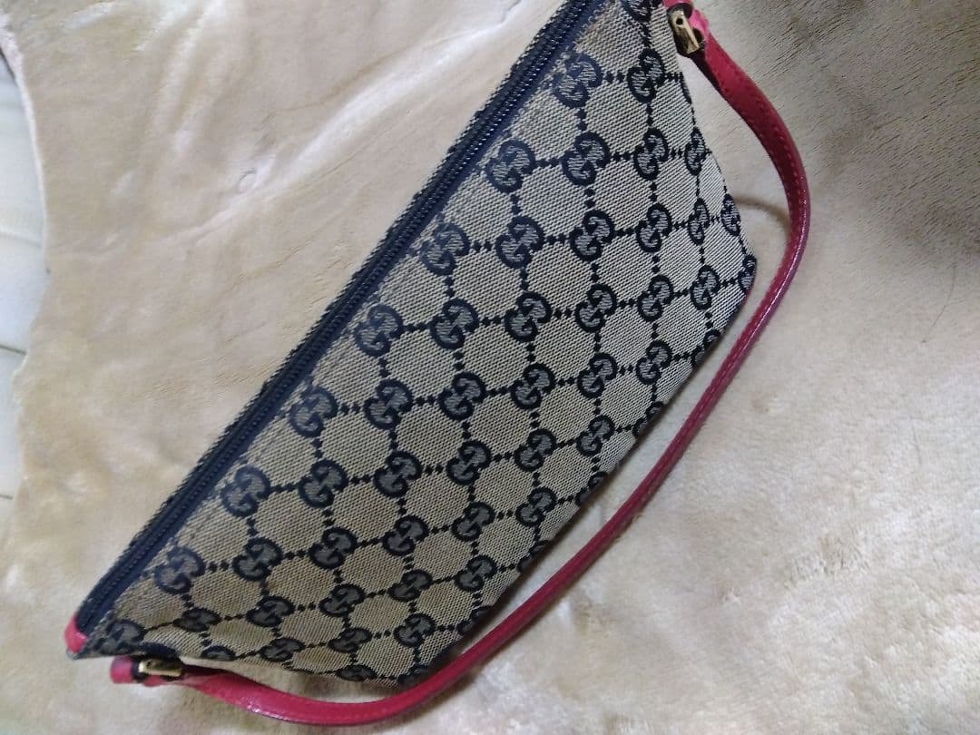 GUCCI グッチGG柄アクセサリーポーチ