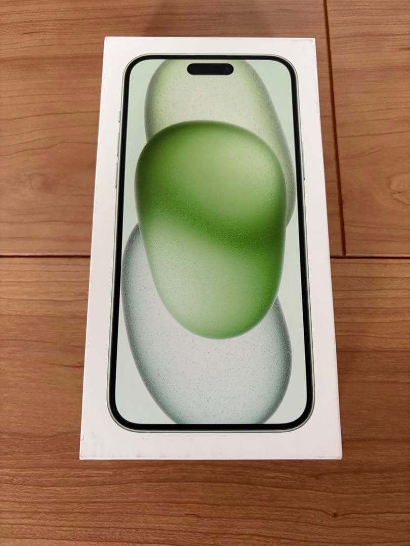 【極美品】iPhone 15 Plus 256GB グリーン SIMフリー