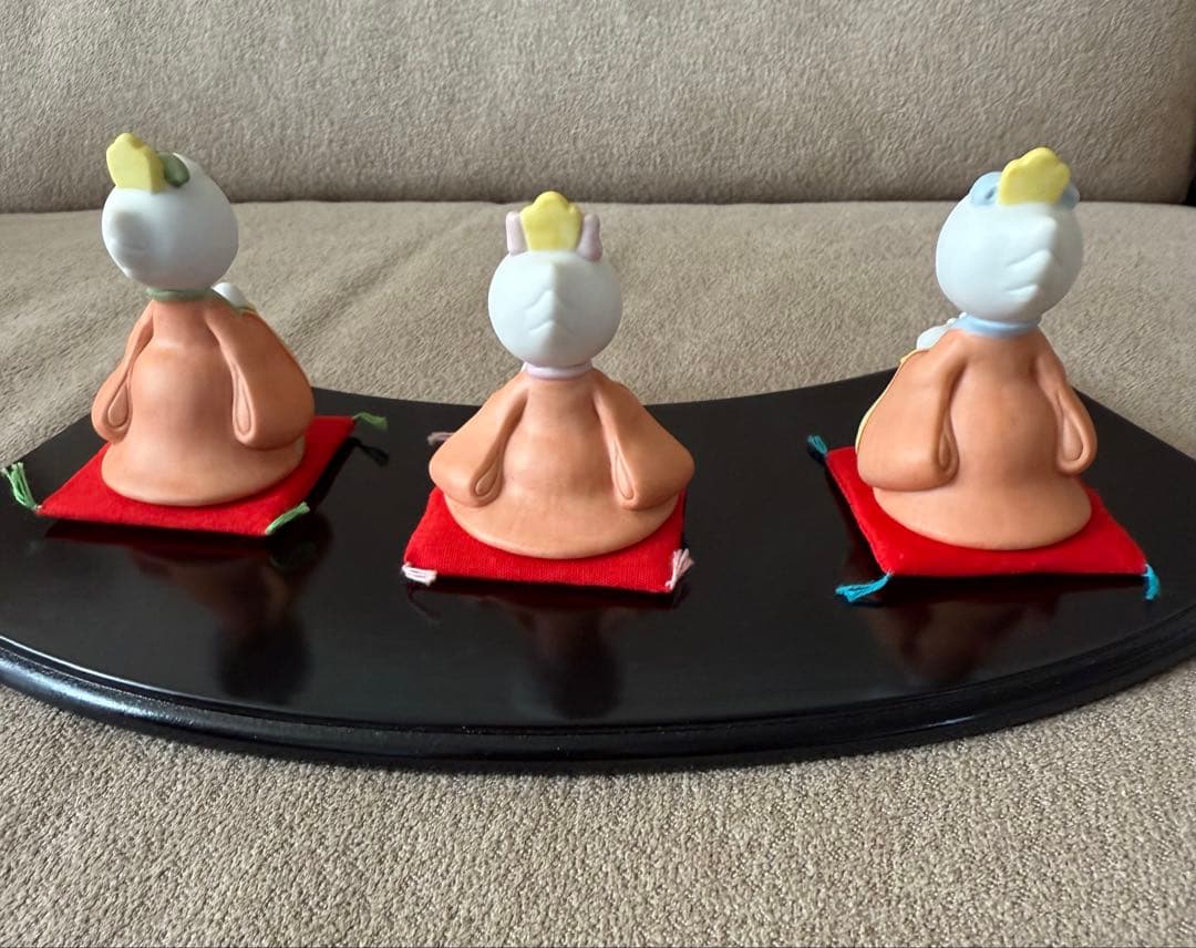 【お雛祭り】ディズニー陶器雛飾り お内裏様・三人官女 ・五人囃子