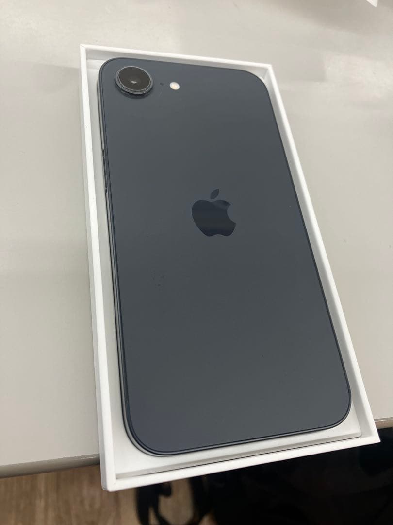 Apple iPhone 16 256GB ブラック