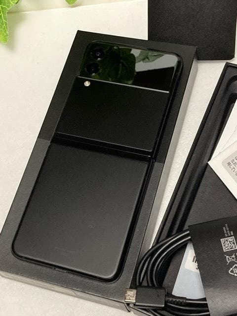 サムスン Galaxy Z Flip3 5G SCG12 au SIMフリー