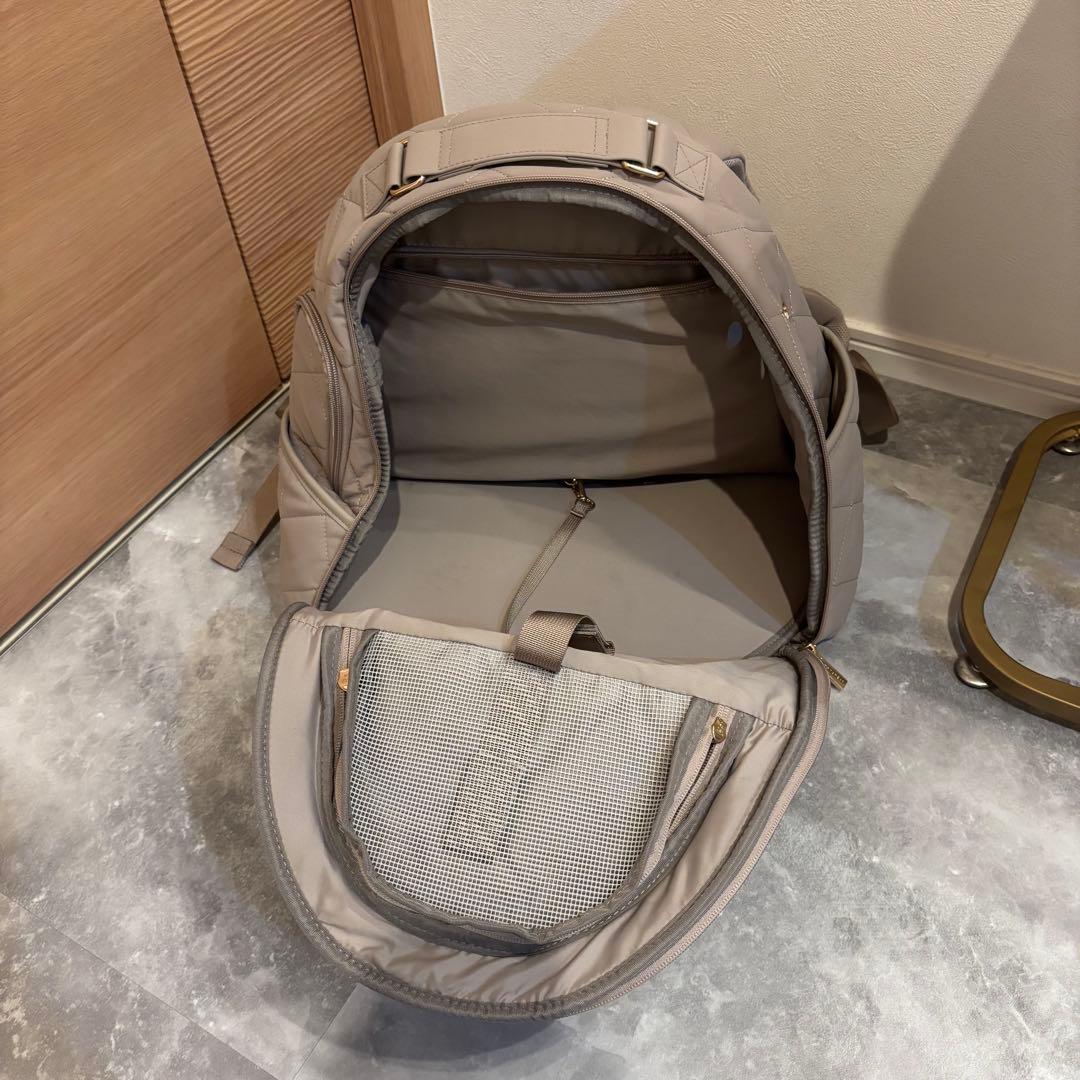 monchéri（モンシェリ）撥水ドームキルティングリュック ベージュ 美品