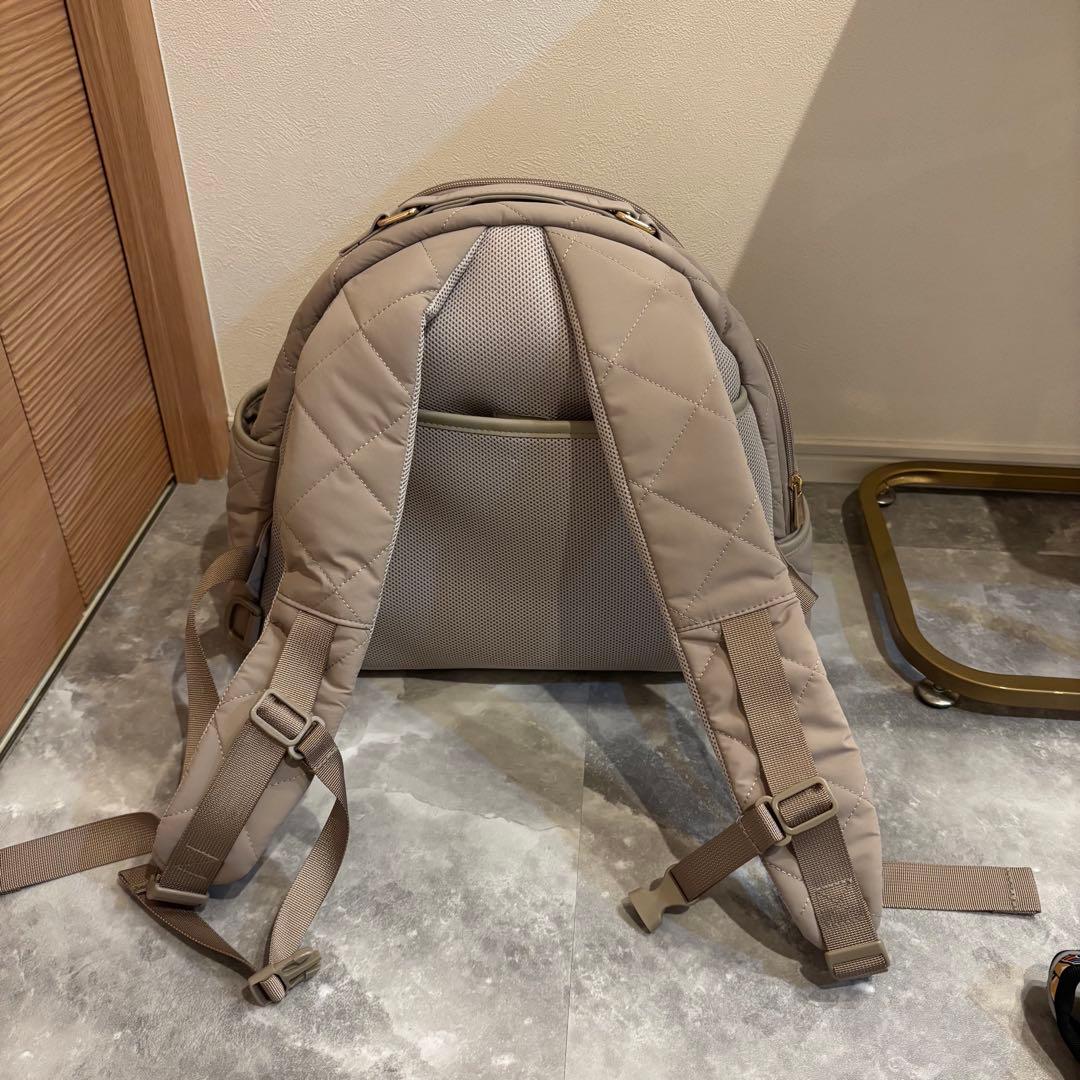 monchéri（モンシェリ）撥水ドームキルティングリュック ベージュ 美品