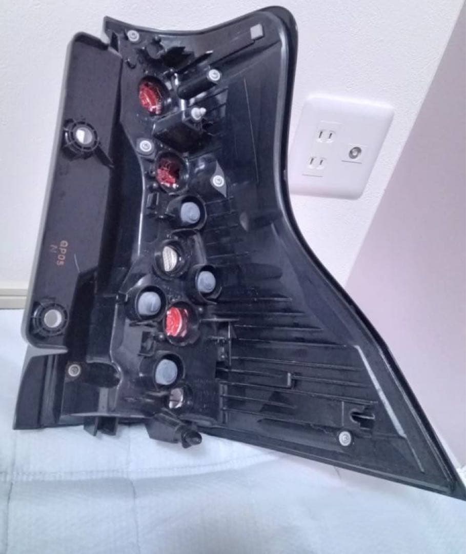 プラド150系後期純正テールランプ（左側のみ）