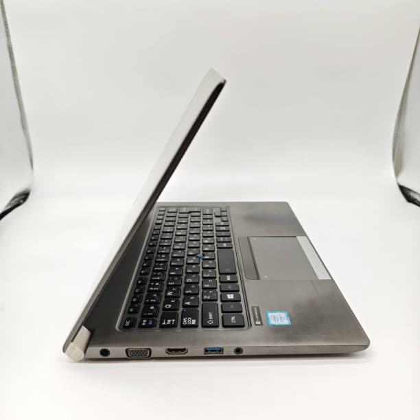 バッテリ◎ フルHD 13 東芝 i7-6 SSD256GB オフィス 16GB