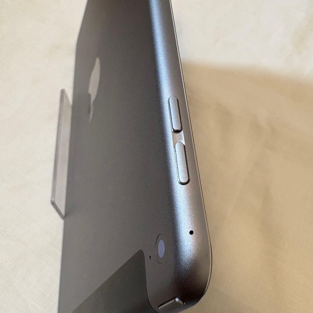 【美品】iPad Air2 Wi-Fi cellular 64GB 本体