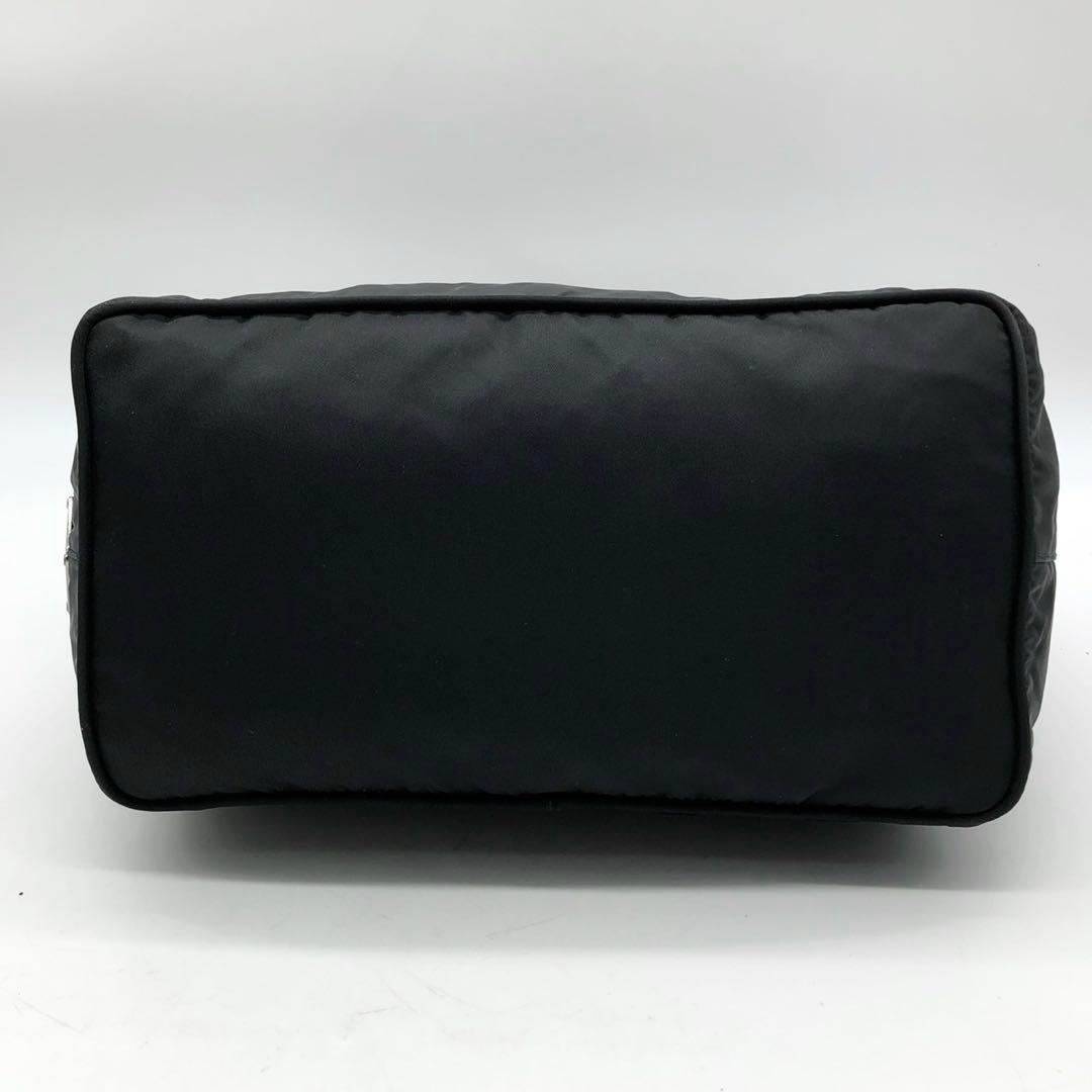 ✨美品✨プラダ ワンショルダーバッグ 三角ロゴ シルバー金具 ナイロン レザー